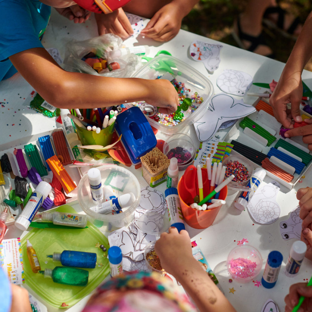 kids doing summer time crafts in manchester MO