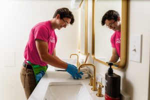 bathroom cleaning 